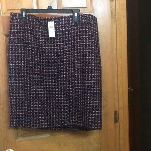 Ann Taylor Factory NWT Size 16. Tweed pencil skirt. Black with fuscia and white